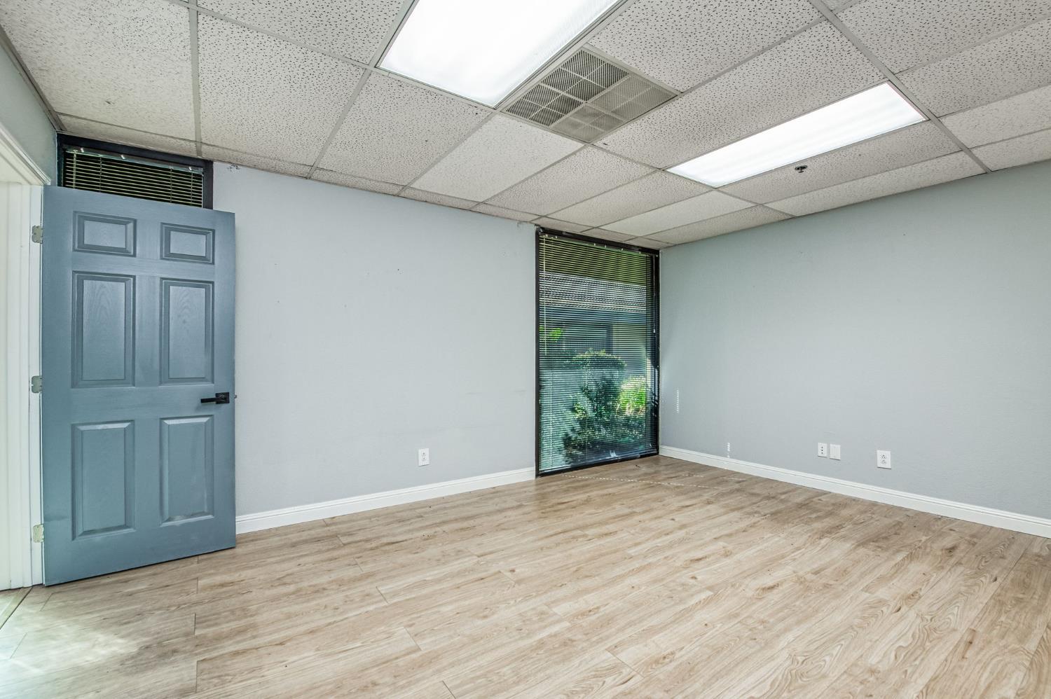 2763 E Shaw Ave, Fresno, CA 93710