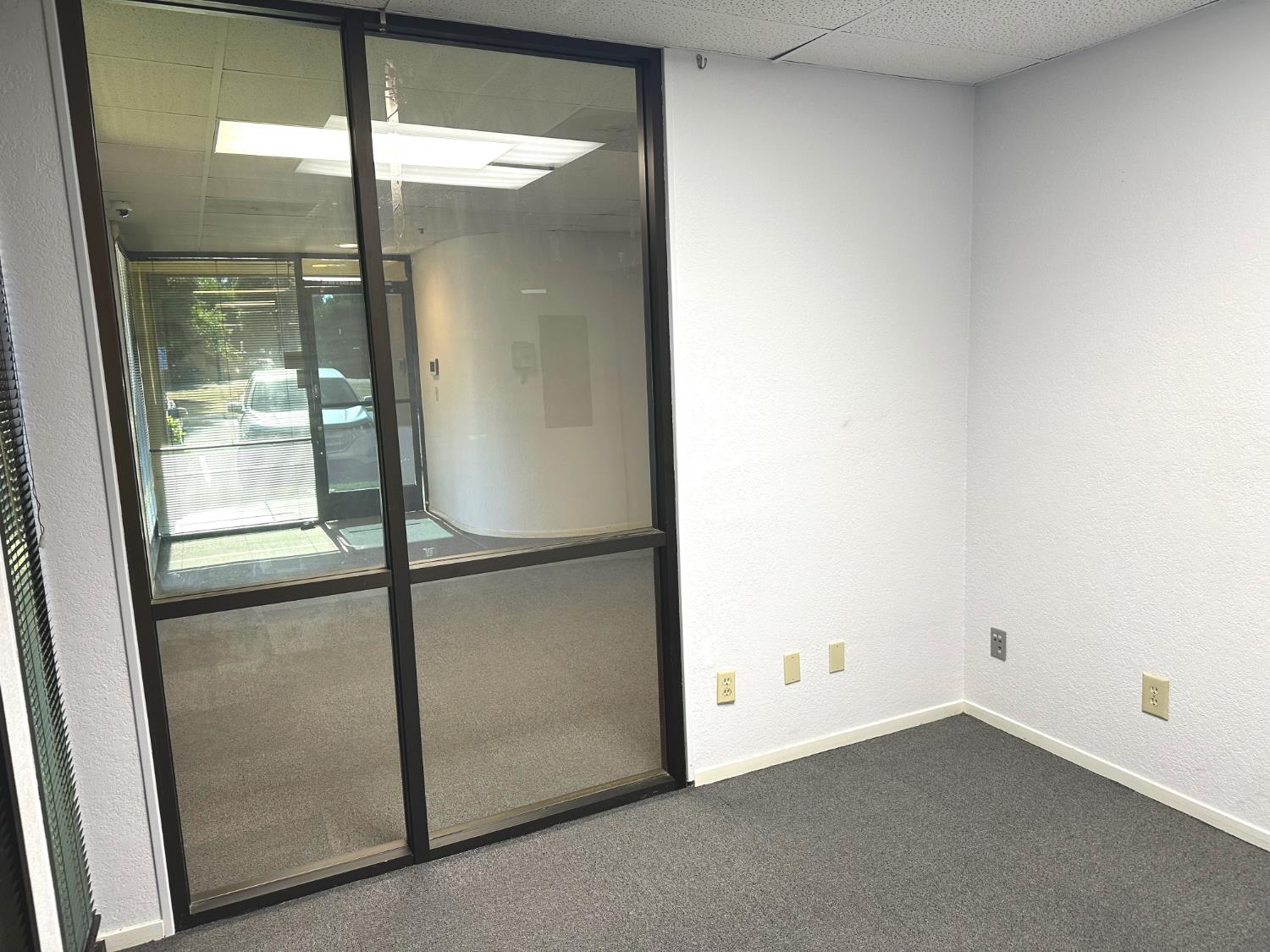 2763 E Shaw Ave, Fresno, CA 93710
