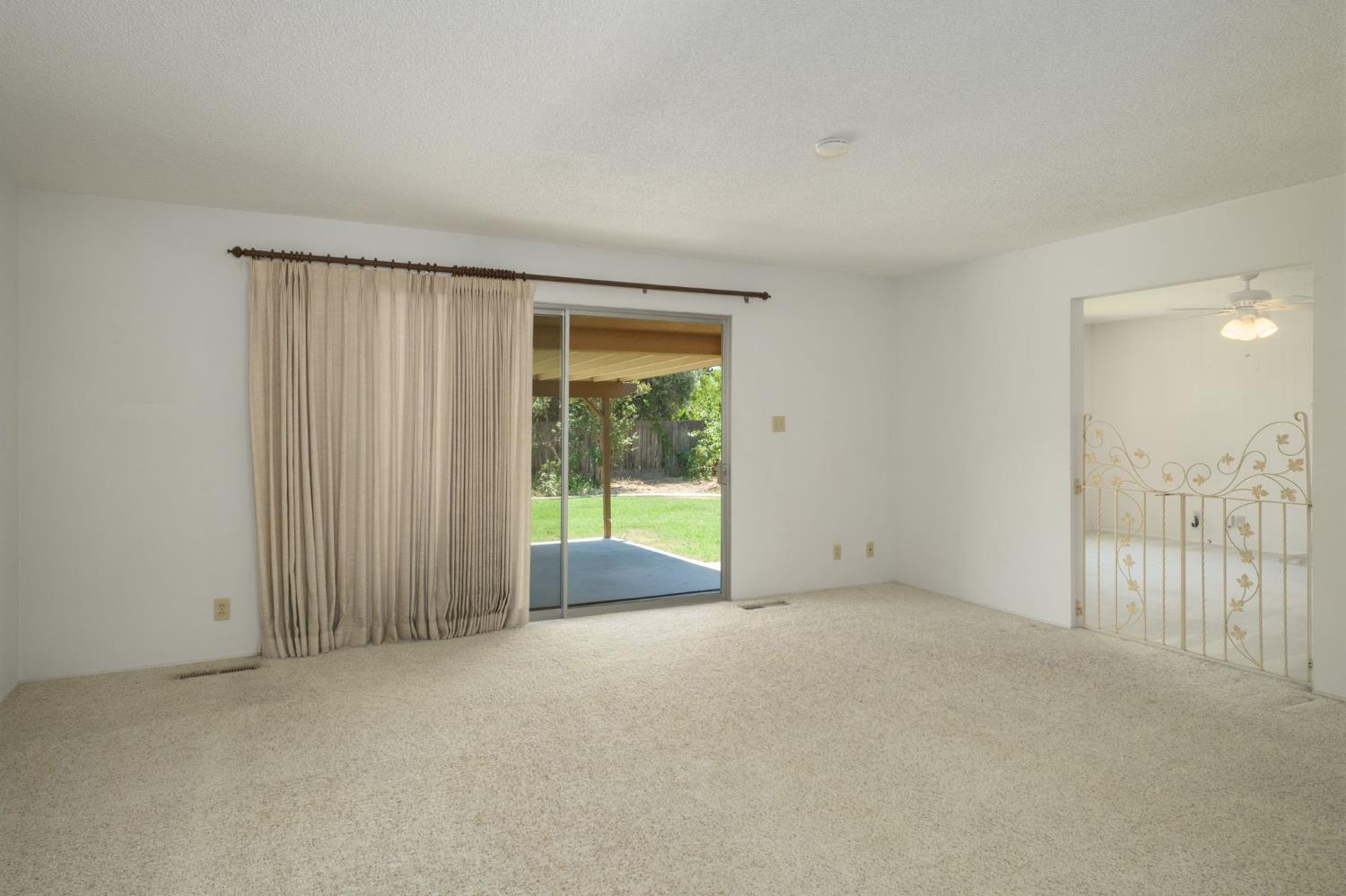 567 W Bullard Ave, Fresno, CA 93704