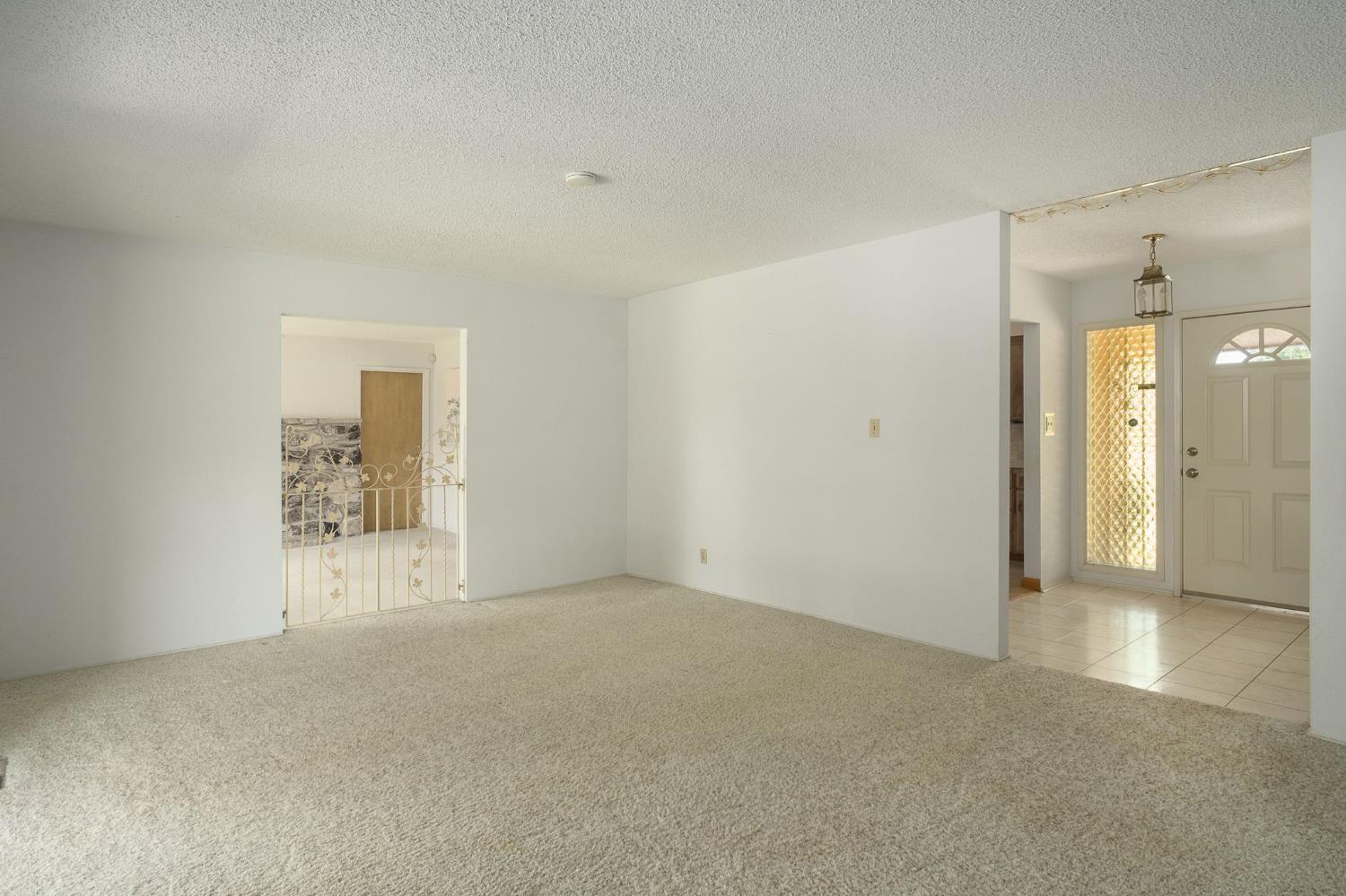 567 W Bullard Ave, Fresno, CA 93704