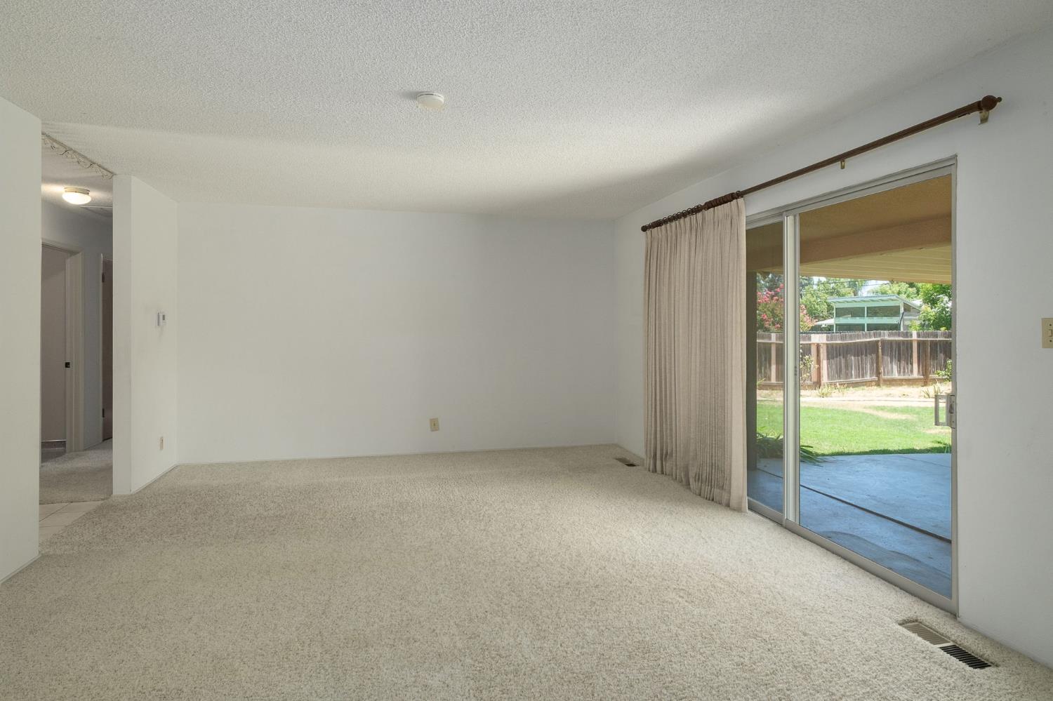 567 W Bullard Ave, Fresno, CA 93704