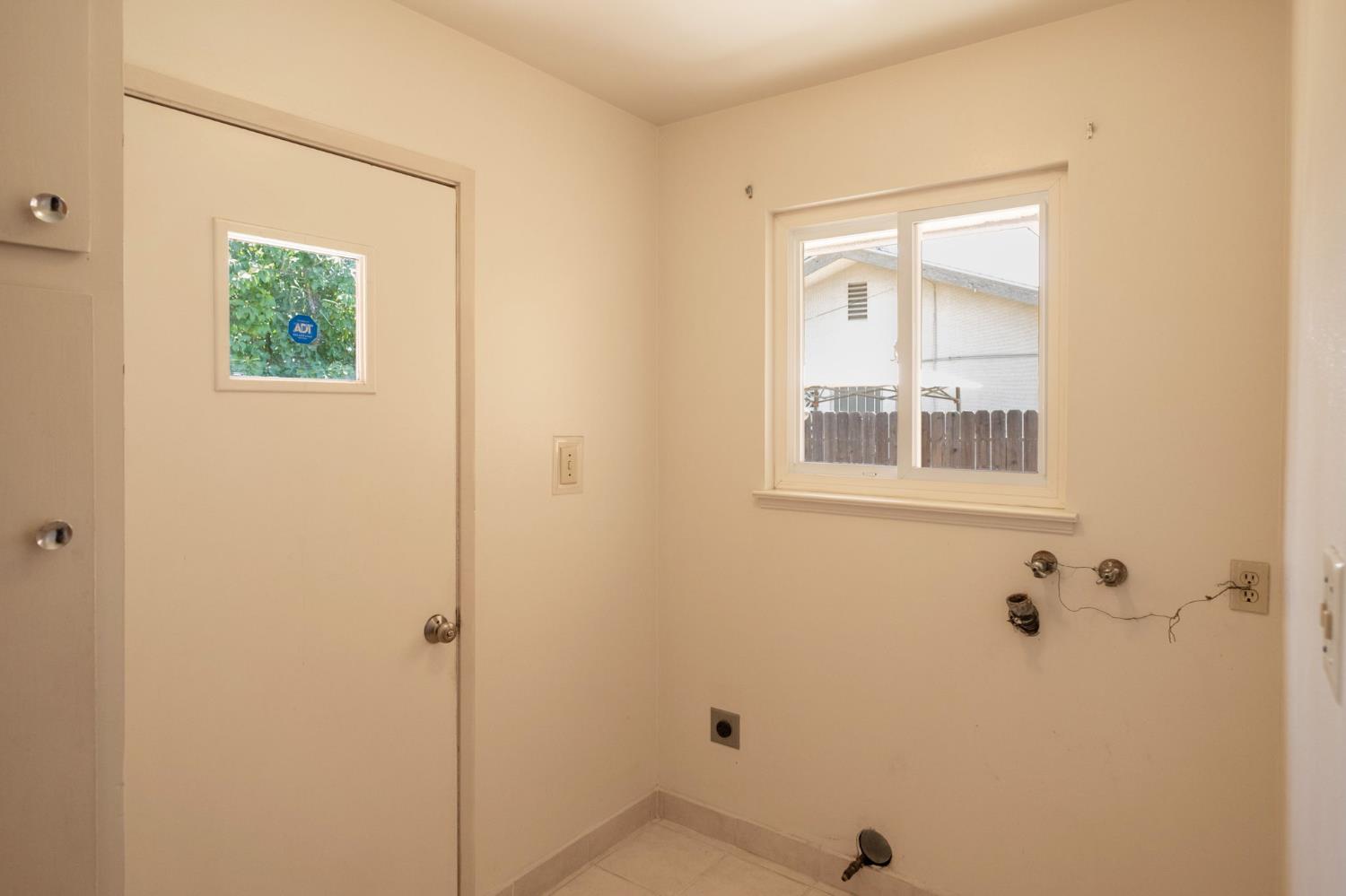 567 W Bullard Ave, Fresno, CA 93704