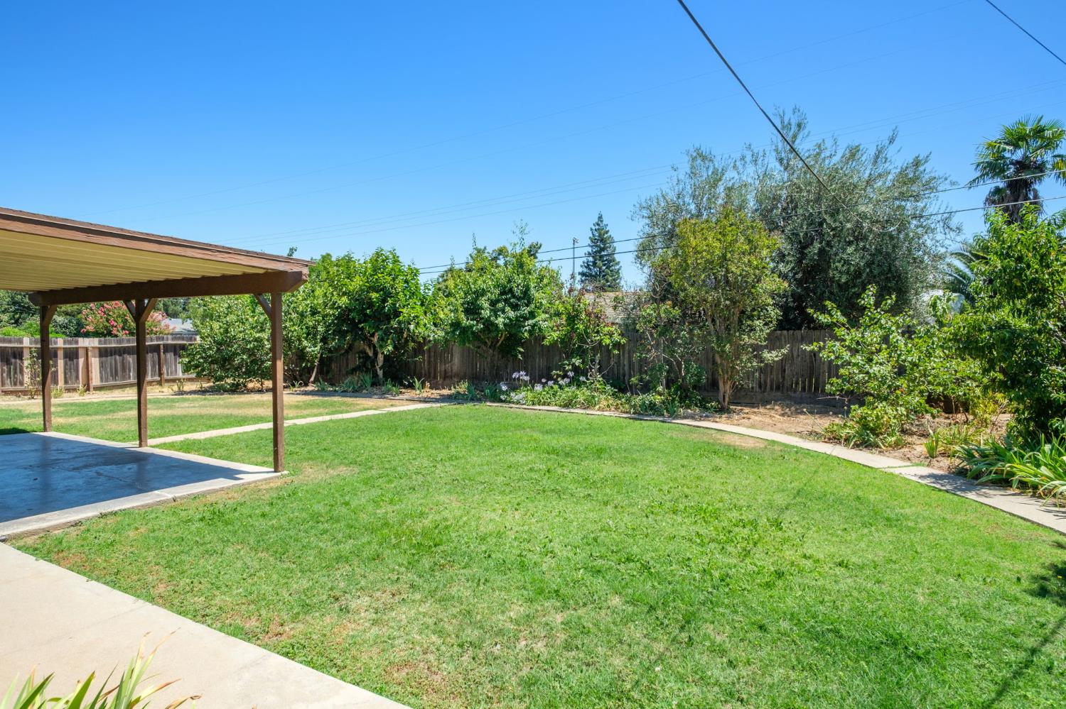 567 W Bullard Ave, Fresno, CA 93704