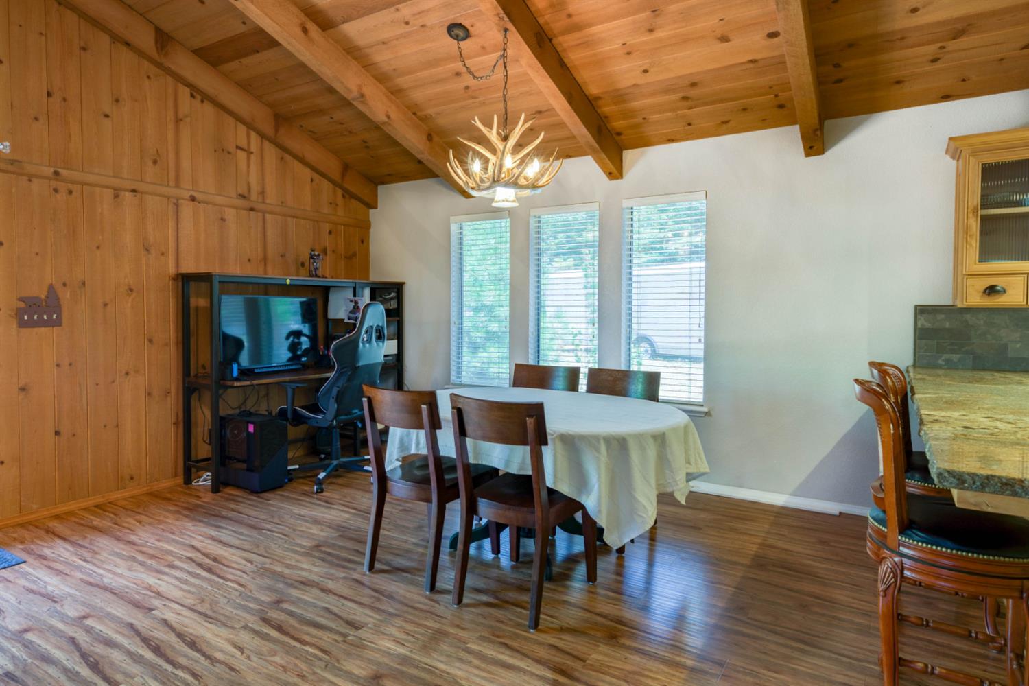 34035 Natoma Rd, Auberry, CA 93602
