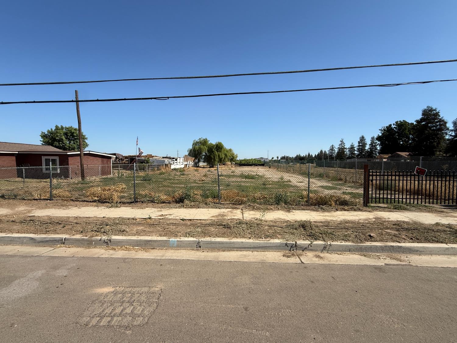 739 E Samson, Fresno, CA 93706