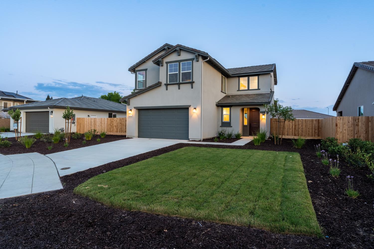 881 E Ahronian Ave, Fowler, CA 93625