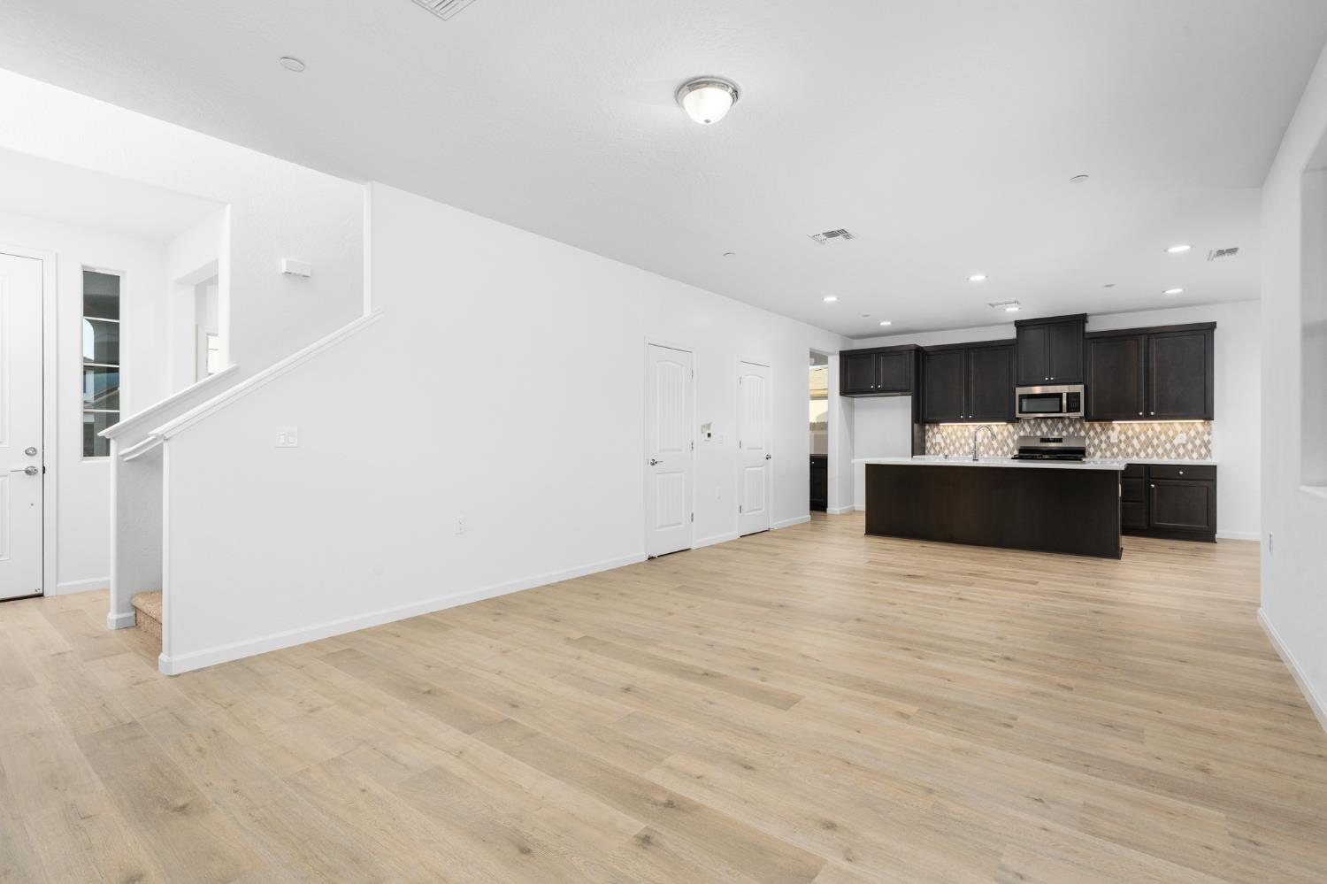 881 E Ahronian Ave, Fowler, CA 93625
