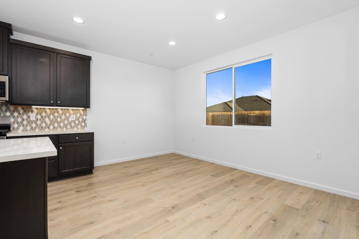 881 E Ahronian Ave, Fowler, CA 93625