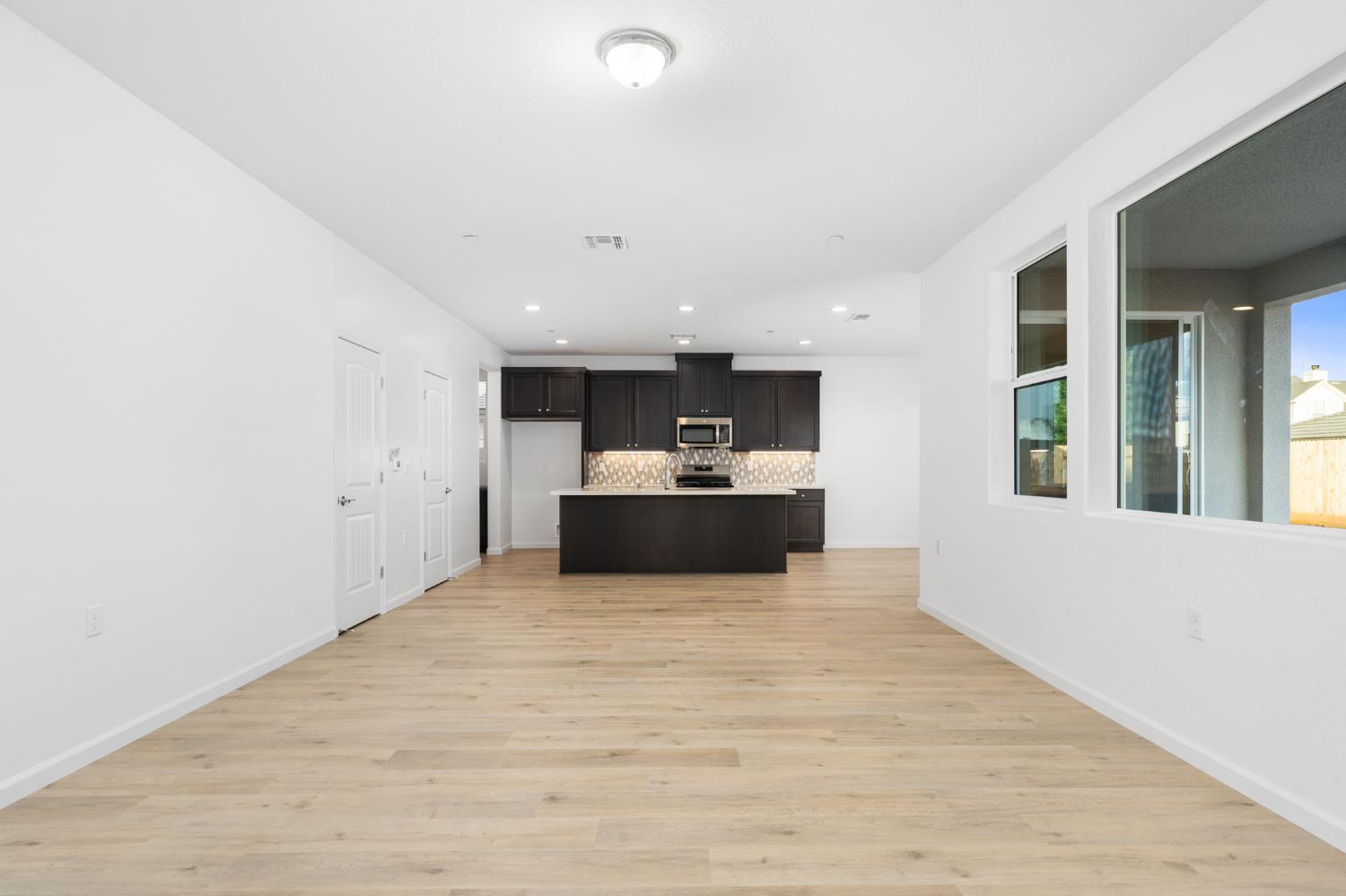 881 E Ahronian Ave, Fowler, CA 93625