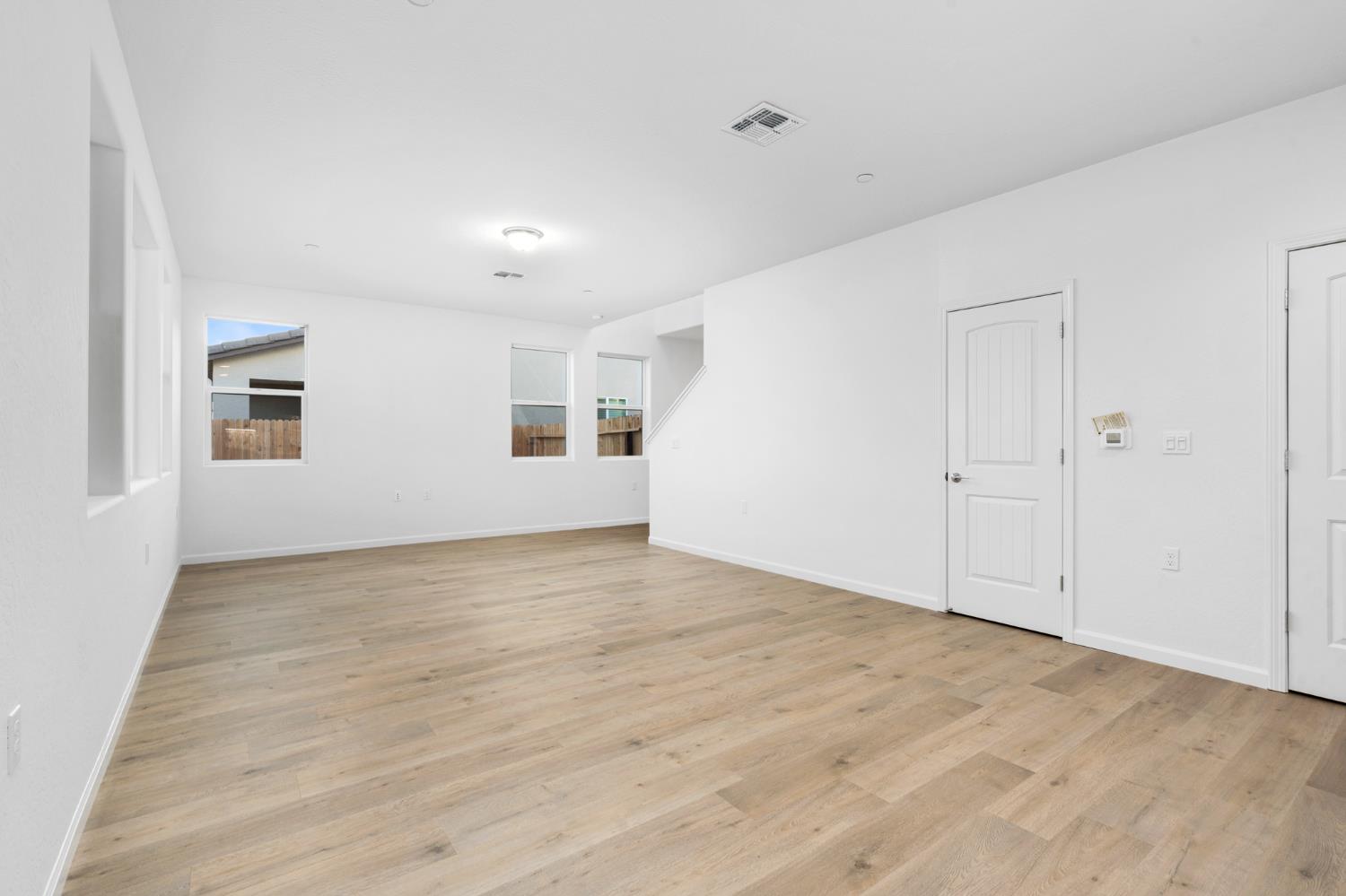 881 E Ahronian Ave, Fowler, CA 93625