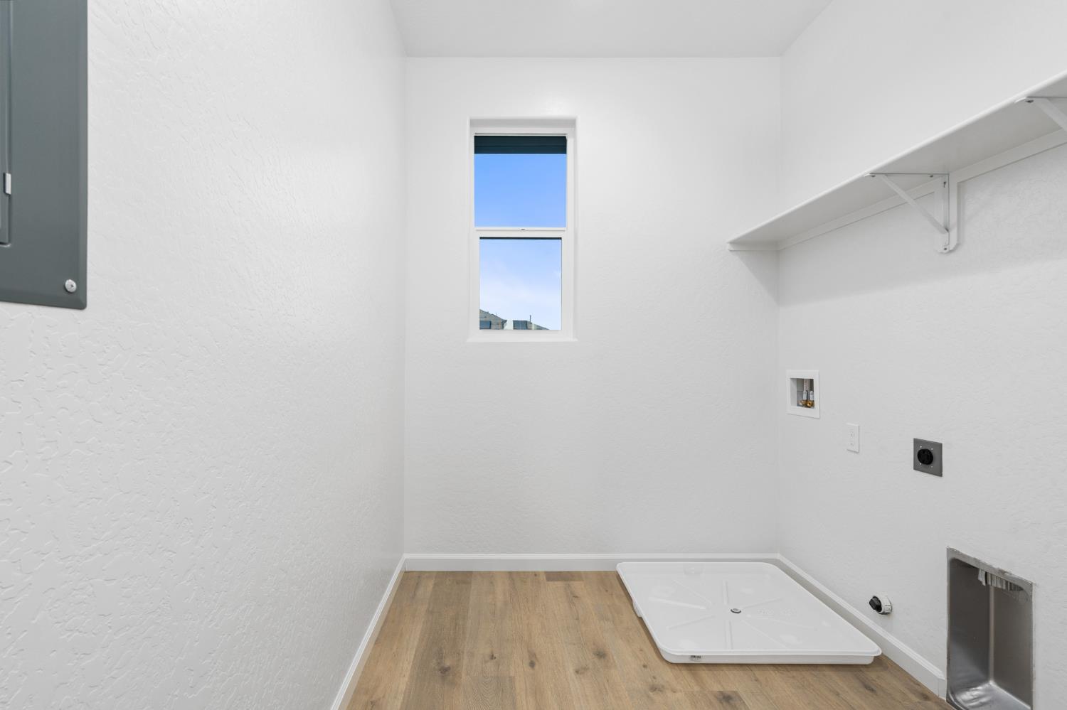 881 E Ahronian Ave, Fowler, CA 93625