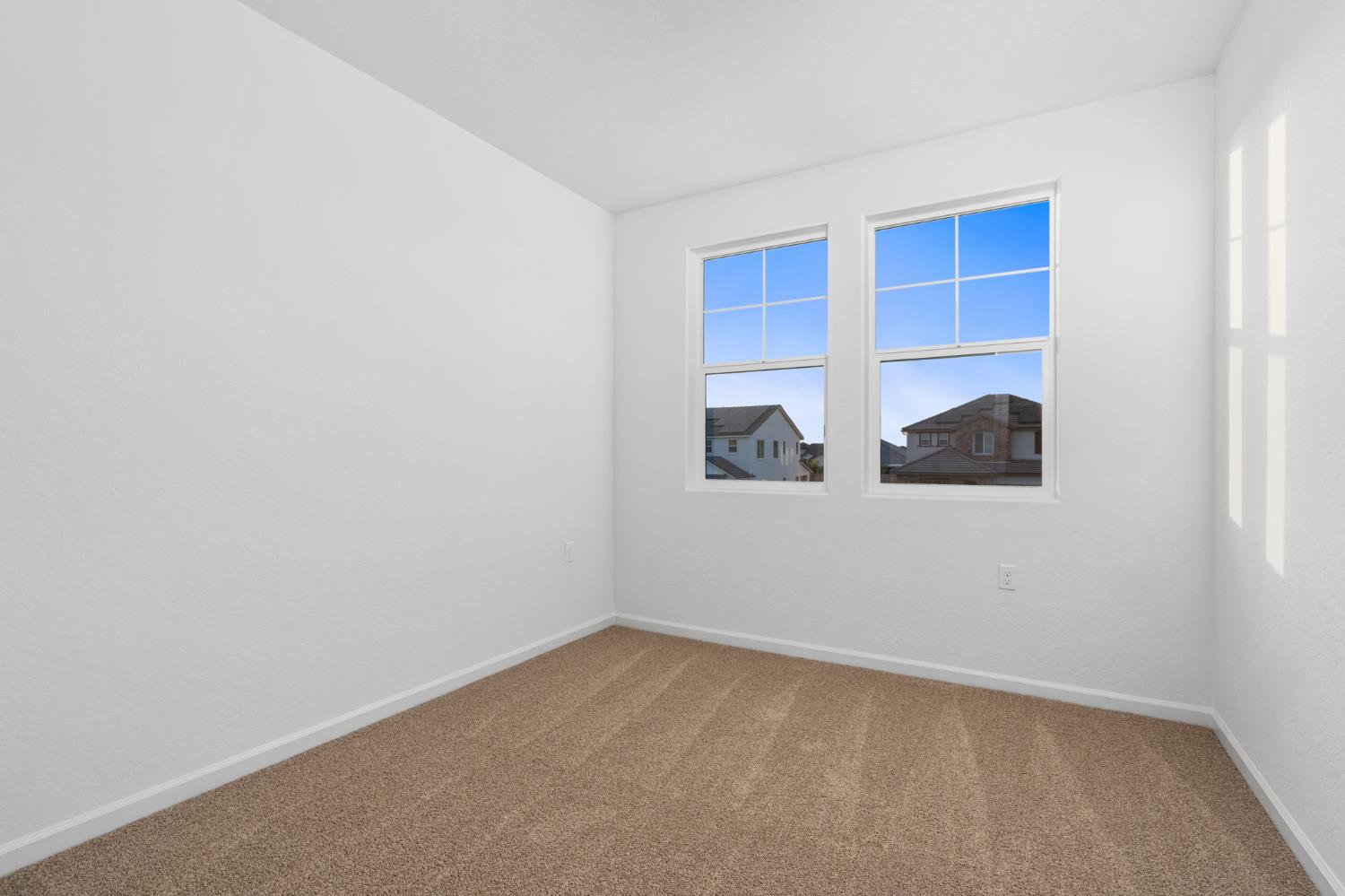 881 E Ahronian Ave, Fowler, CA 93625