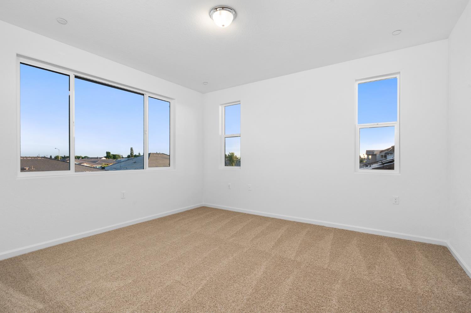 881 E Ahronian Ave, Fowler, CA 93625