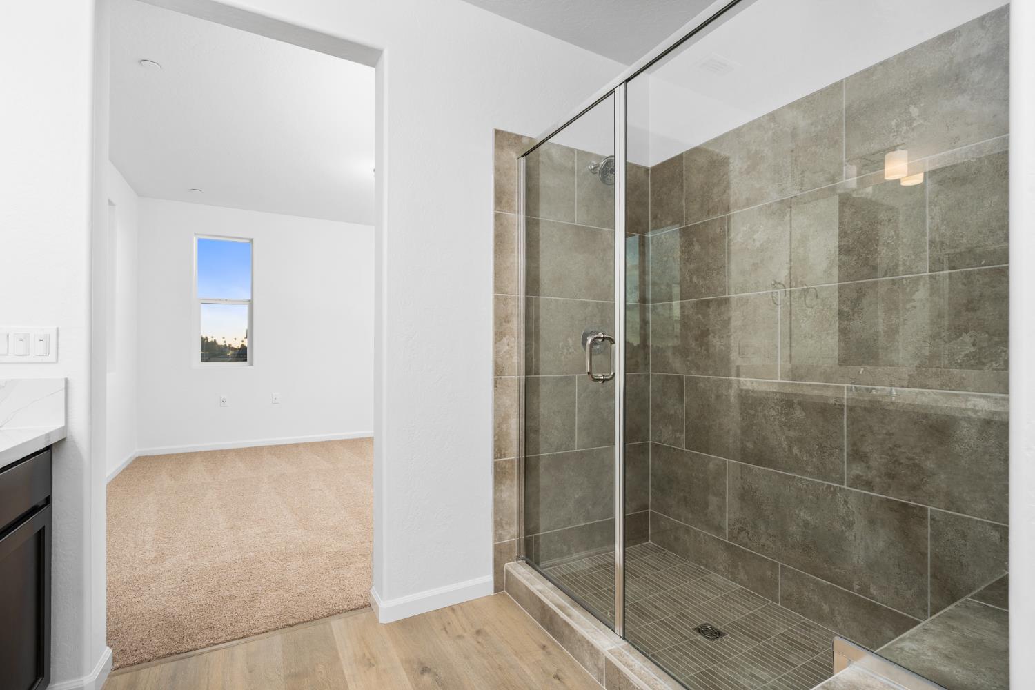 881 E Ahronian Ave, Fowler, CA 93625