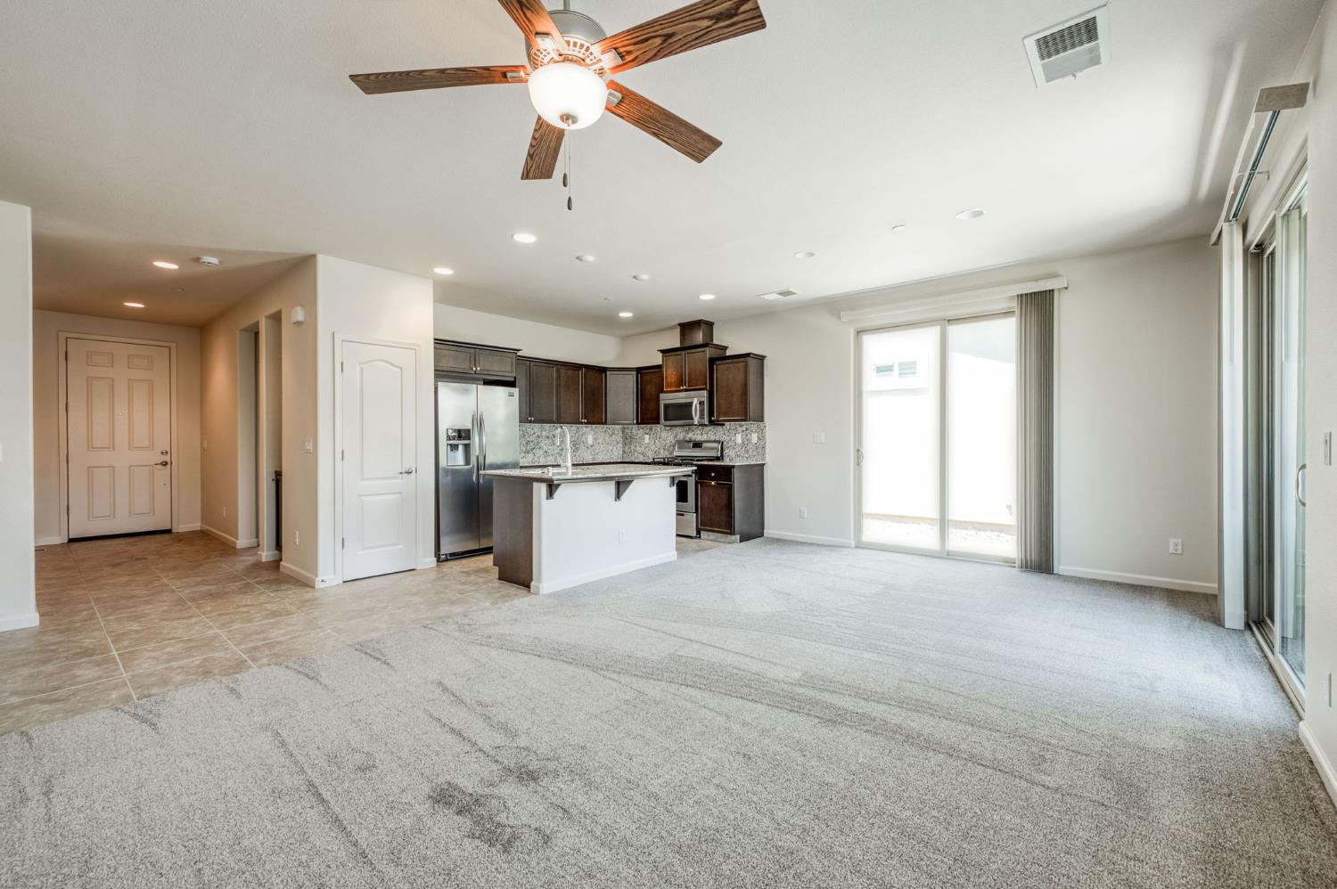 3269 Lahar Ln, Clovis, CA 93619