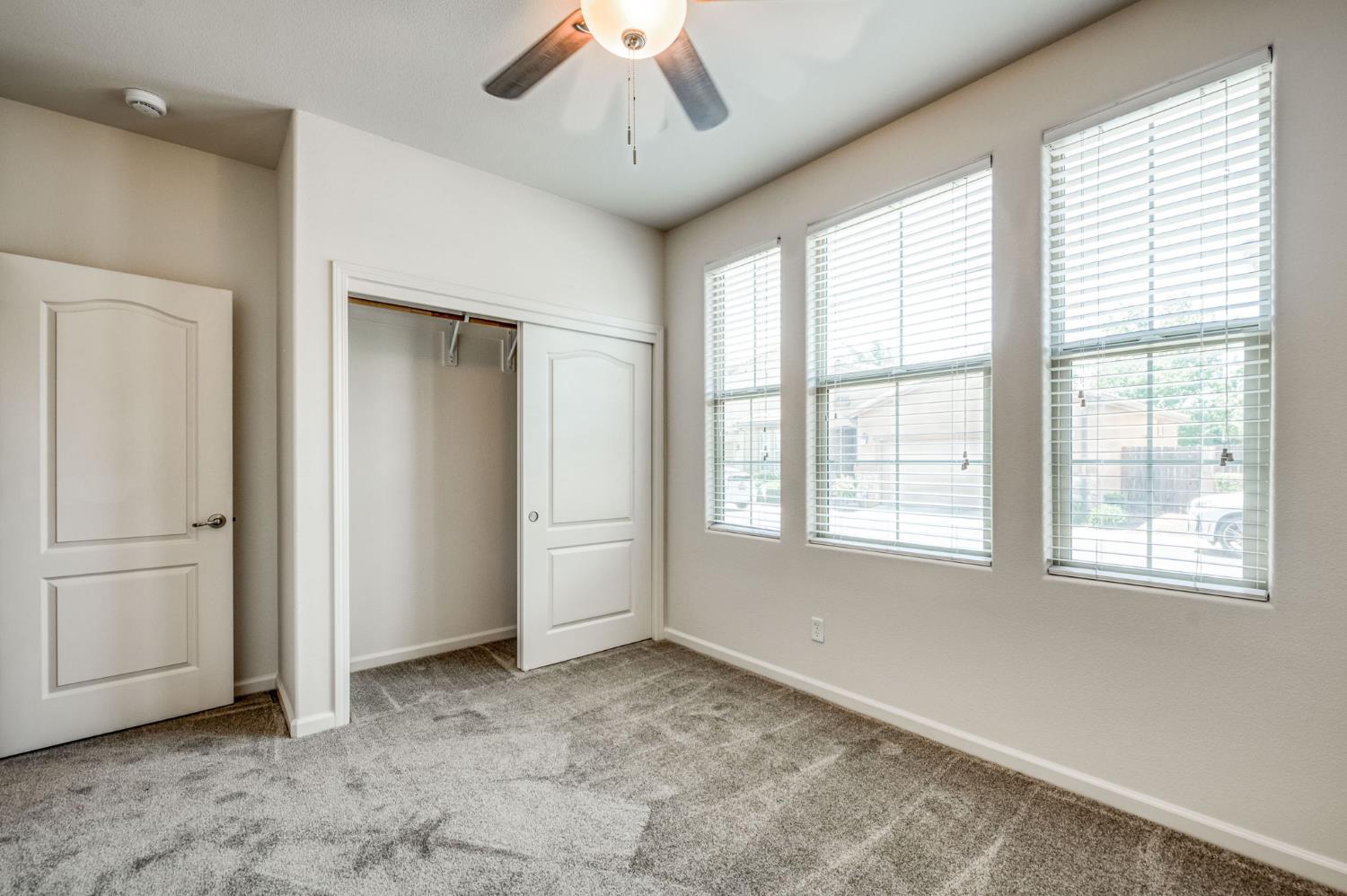 3269 Lahar Ln, Clovis, CA 93619