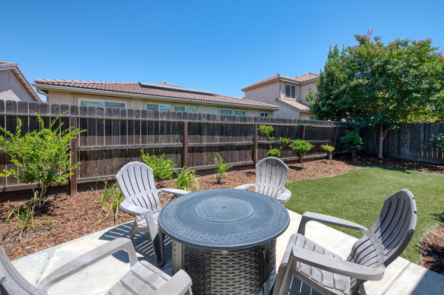 3269 Lahar Ln, Clovis, CA 93619