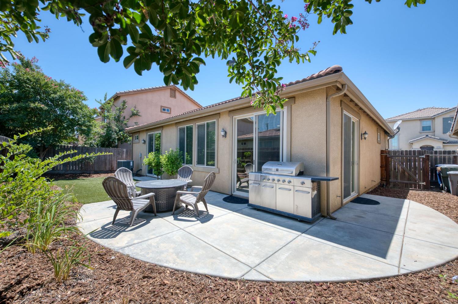 3269 Lahar Ln, Clovis, CA 93619