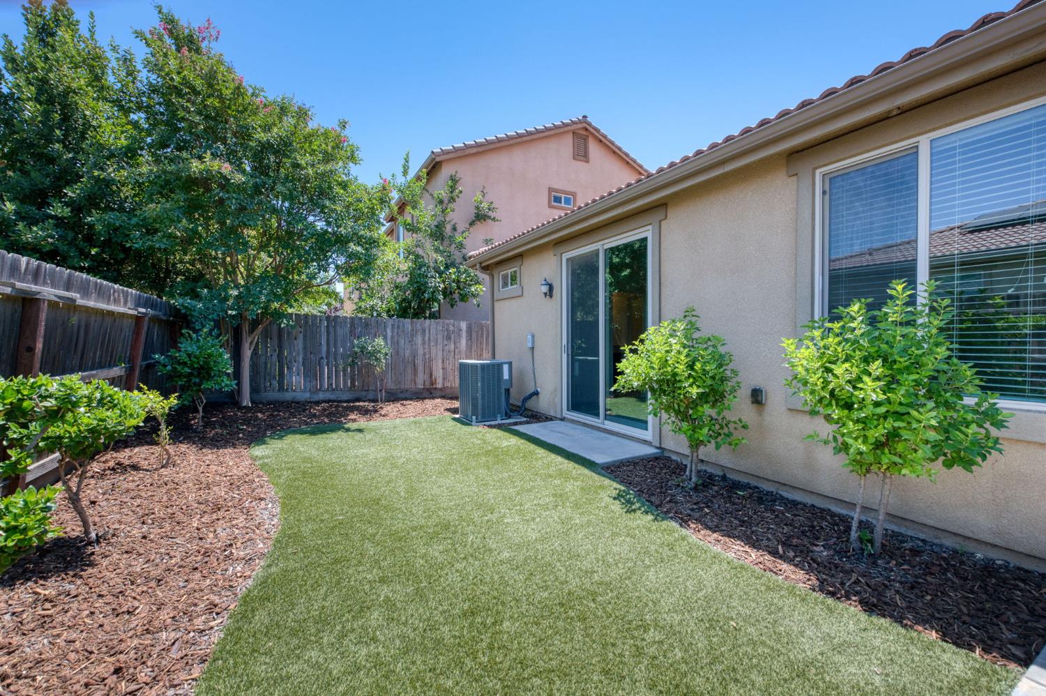 3269 Lahar Ln, Clovis, CA 93619