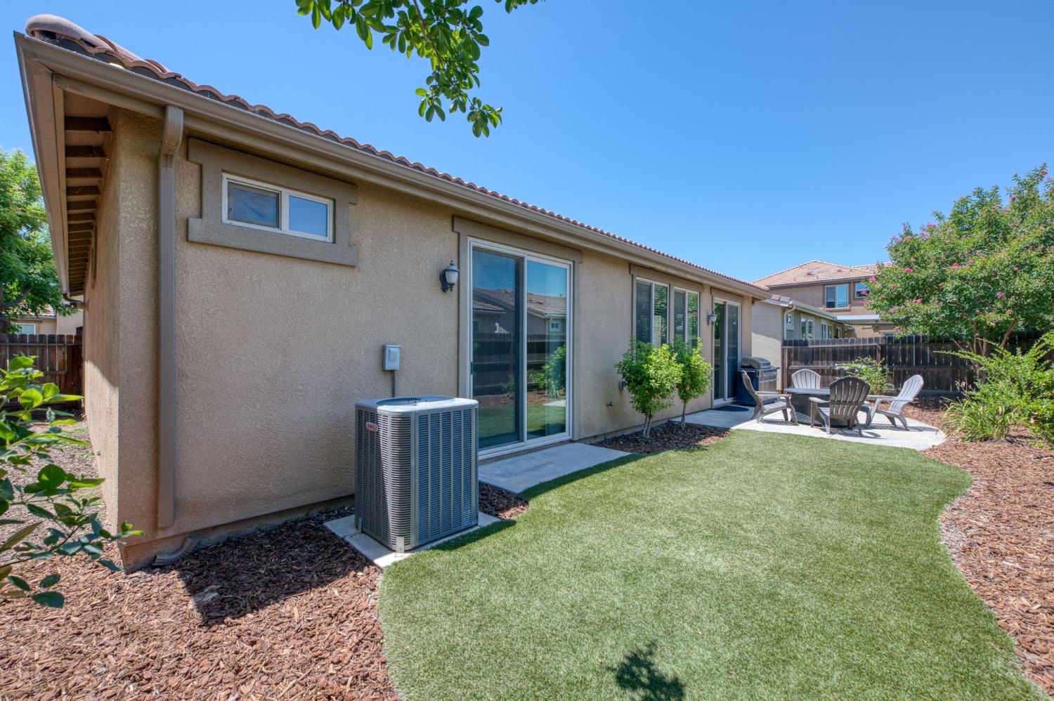 3269 Lahar Ln, Clovis, CA 93619