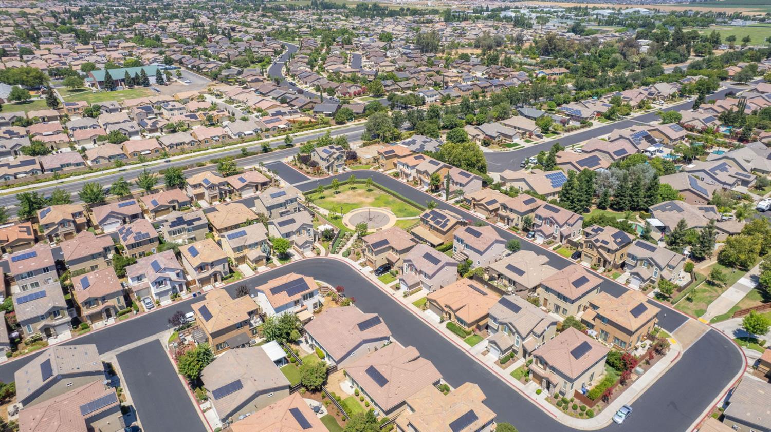 3269 Lahar Ln, Clovis, CA 93619
