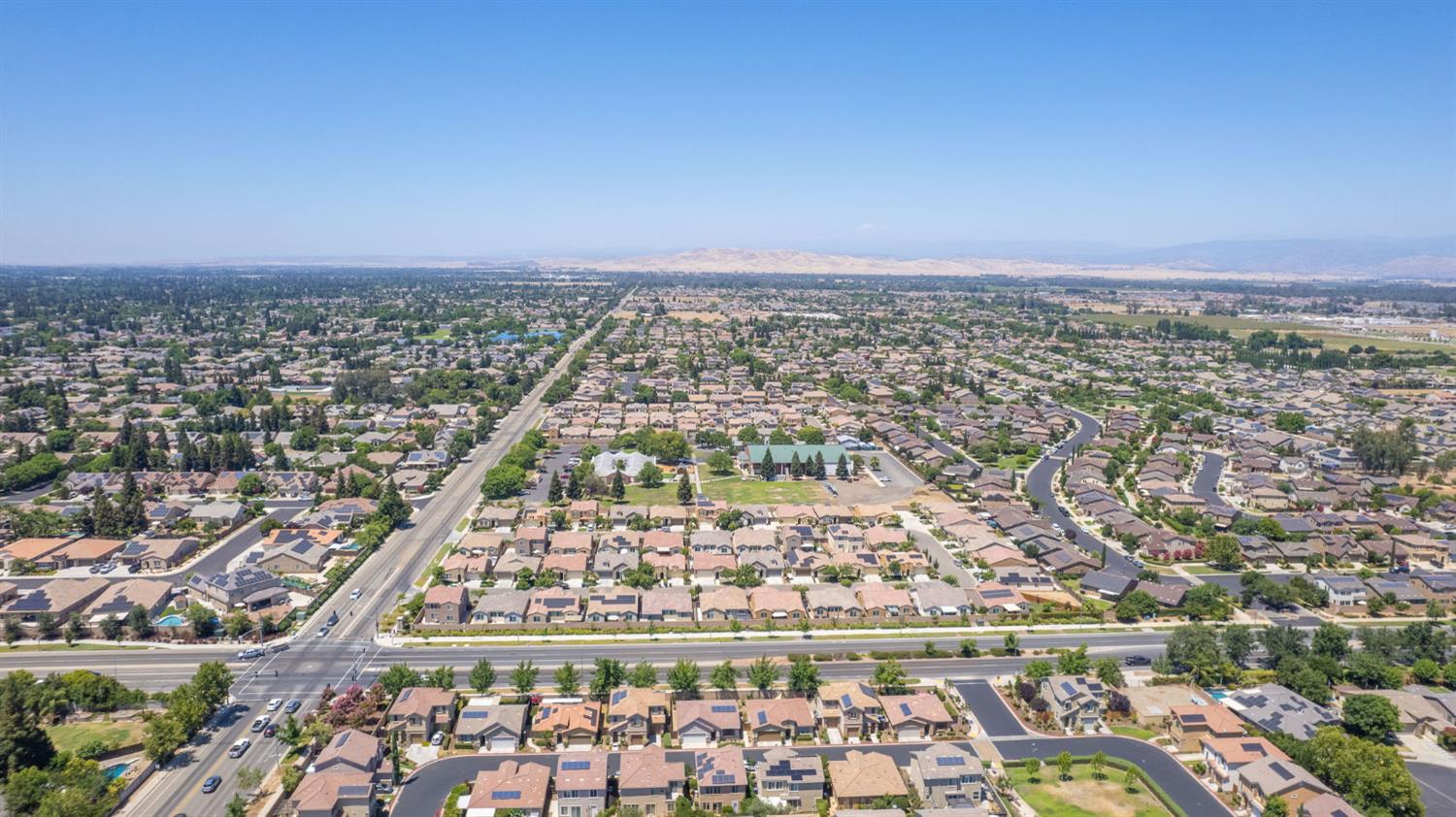 3269 Lahar Ln, Clovis, CA 93619