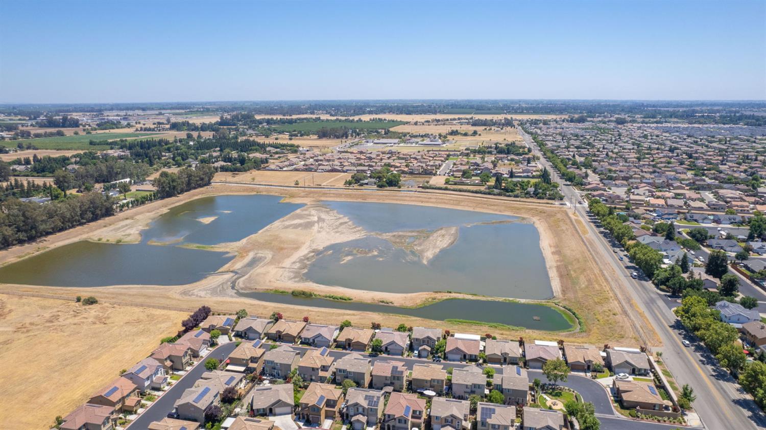 3269 Lahar Ln, Clovis, CA 93619