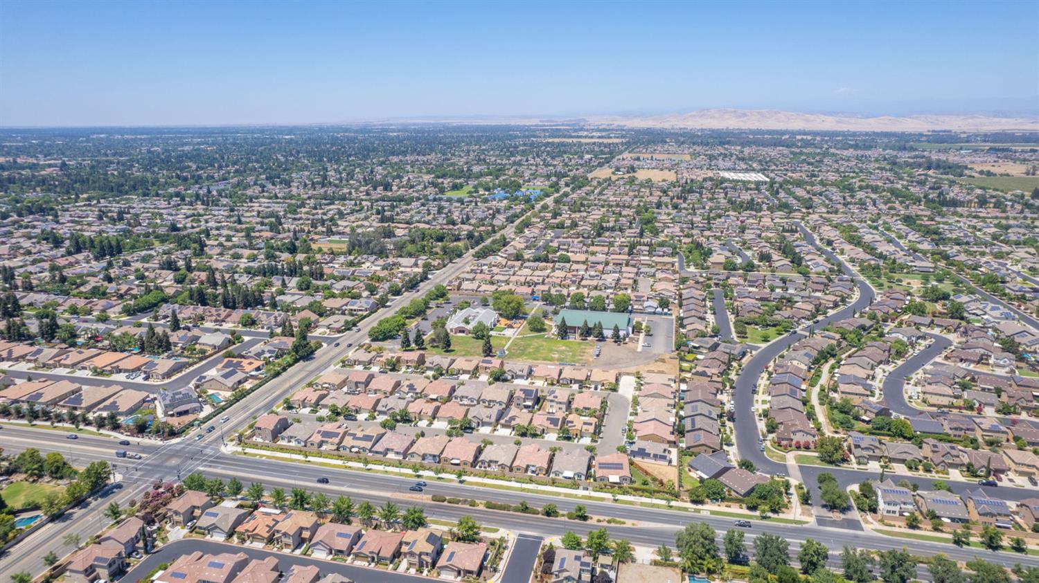 3269 Lahar Ln, Clovis, CA 93619