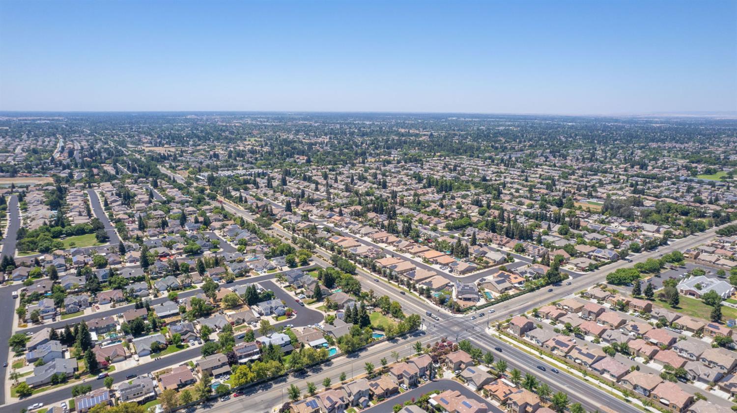 3269 Lahar Ln, Clovis, CA 93619