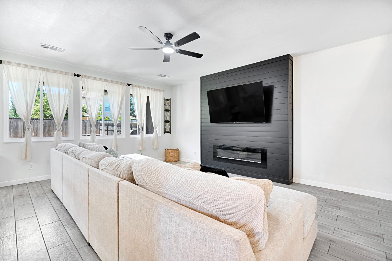 149 Dalton, Sanger, CA 93657