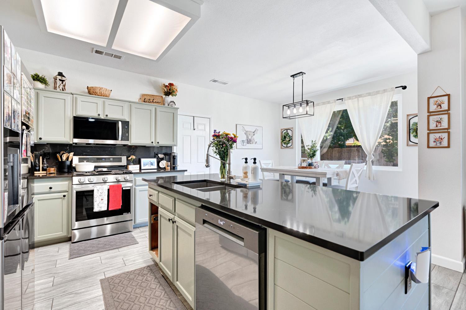 149 Dalton, Sanger, CA 93657