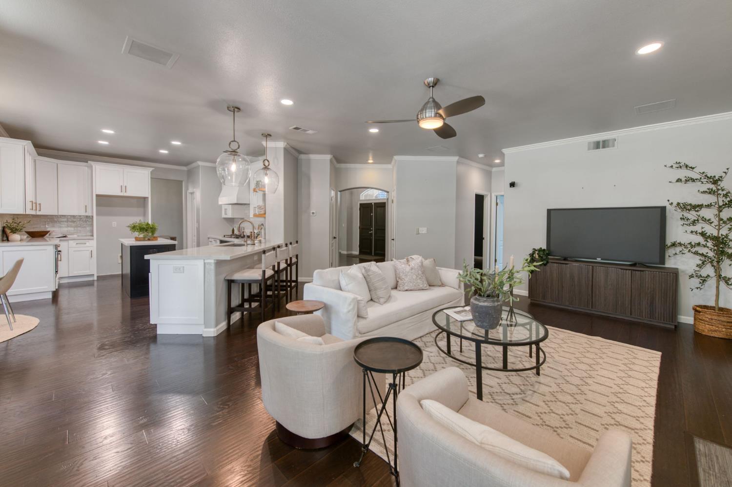 10340 N Sinclair, Fresno, CA 93720