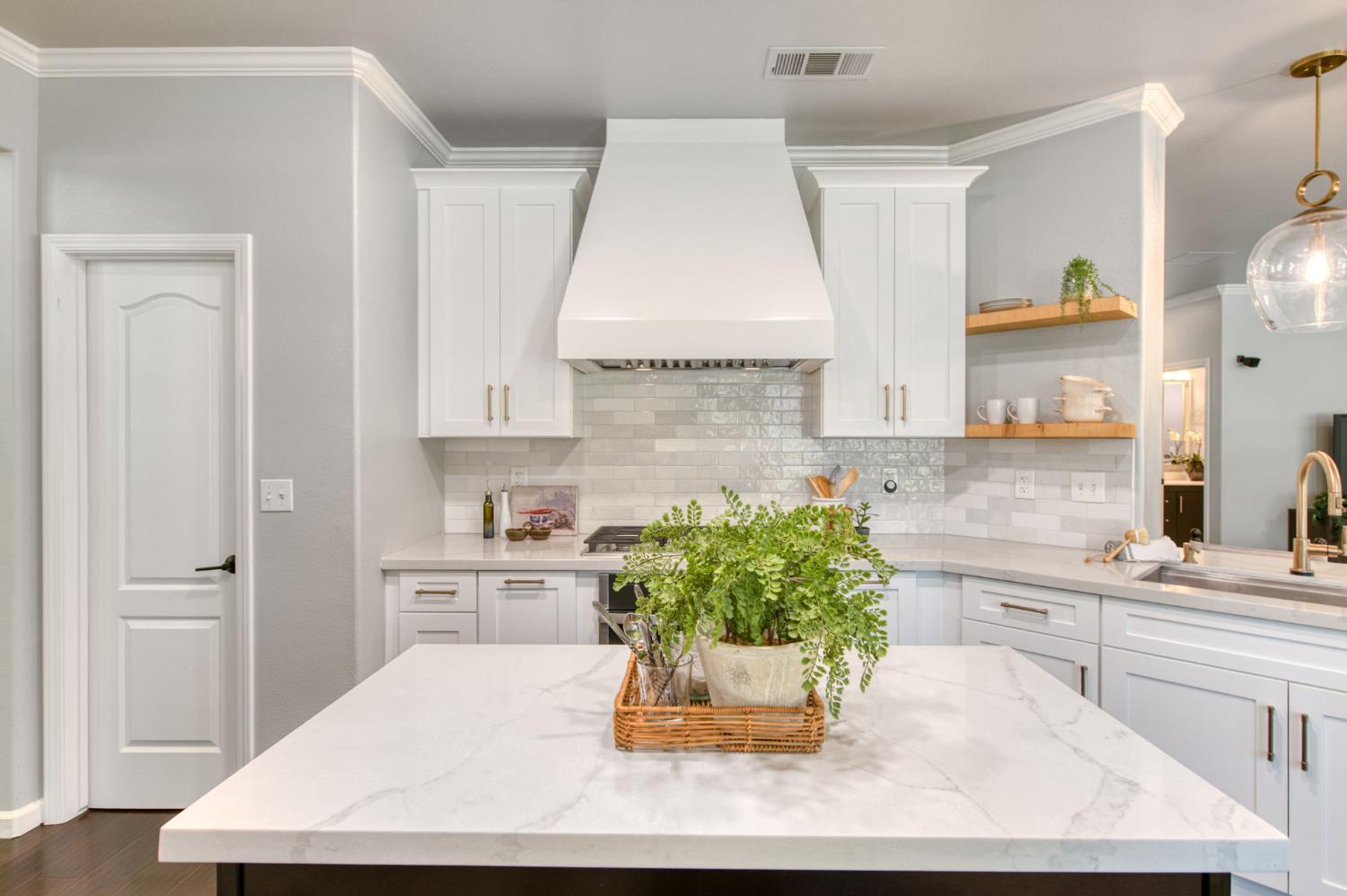 10340 N Sinclair, Fresno, CA 93720