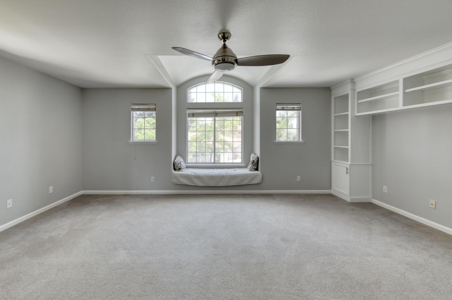 10340 N Sinclair, Fresno, CA 93720