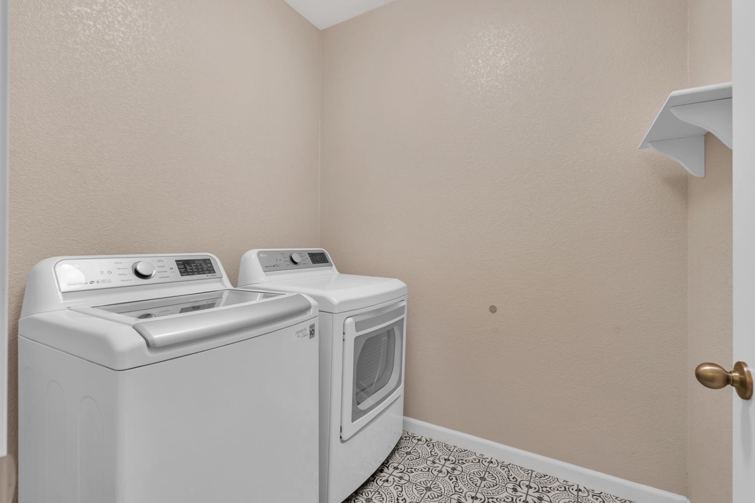 2580 Stone Creek Dr, Atwater, CA 95301
