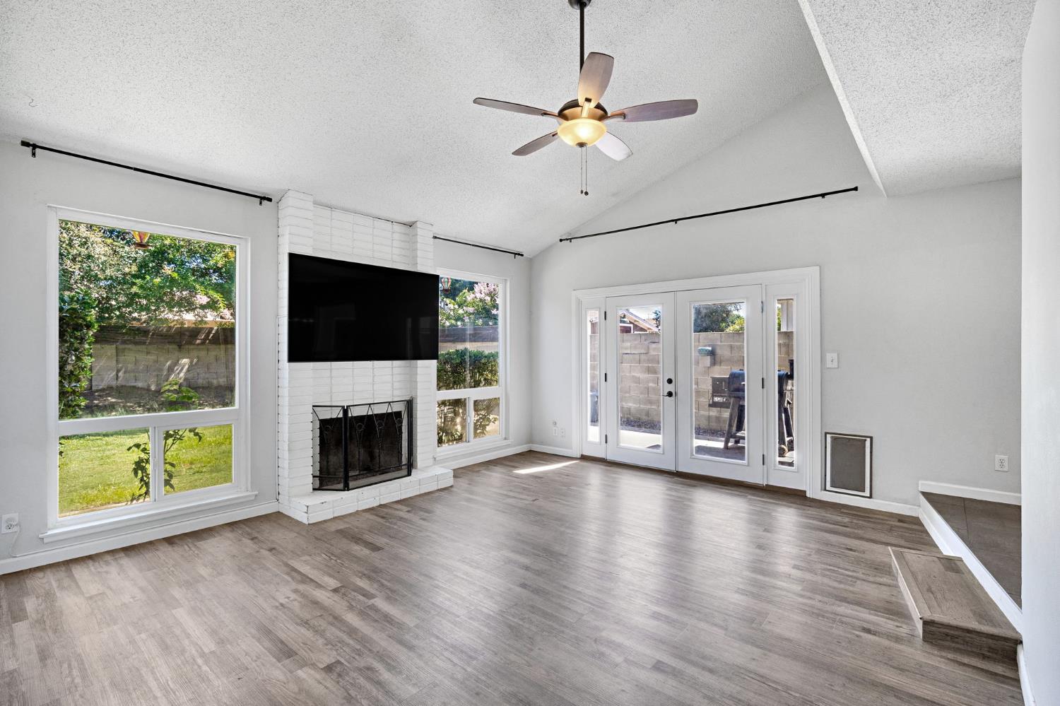 777 W Indianapolis Ave, Clovis, CA 93612