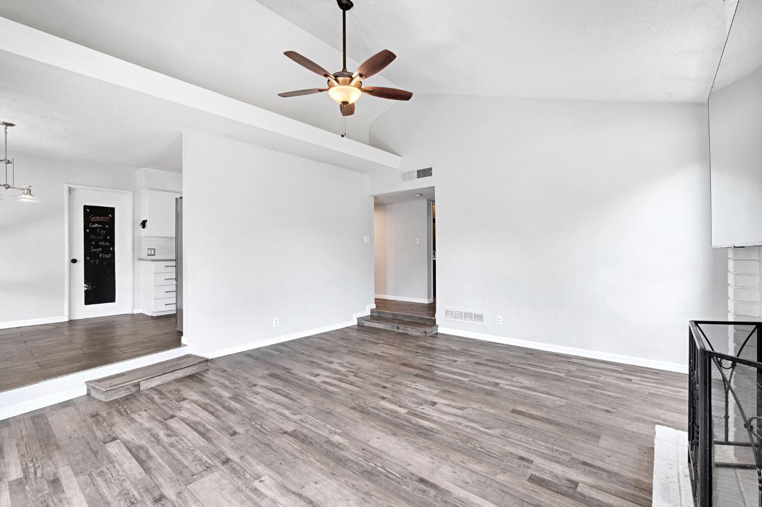 777 W Indianapolis Ave, Clovis, CA 93612