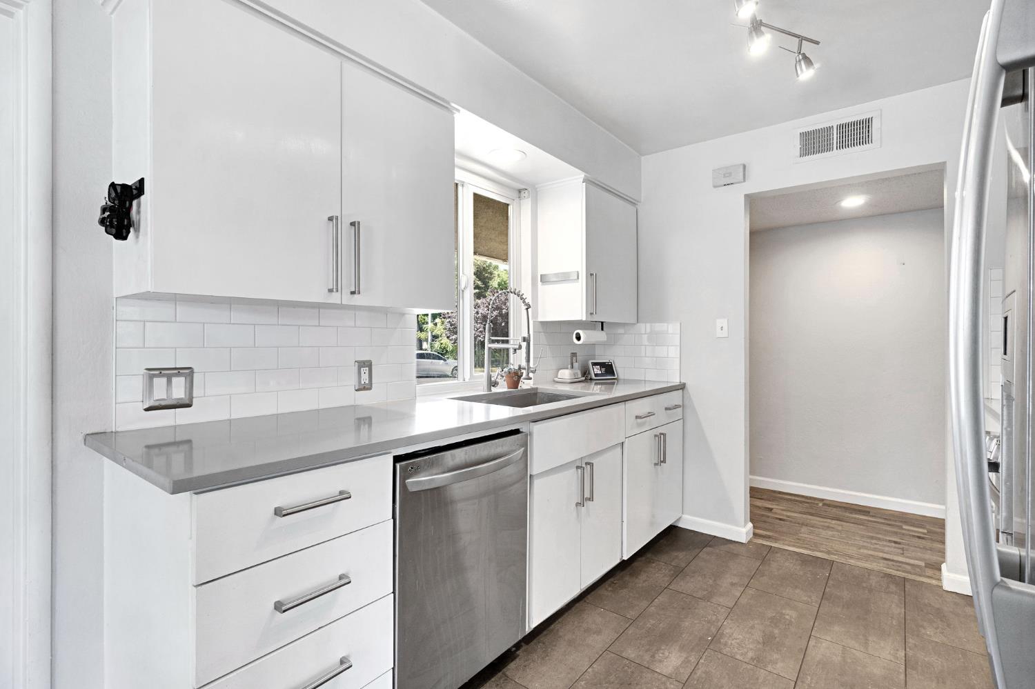 777 W Indianapolis Ave, Clovis, CA 93612