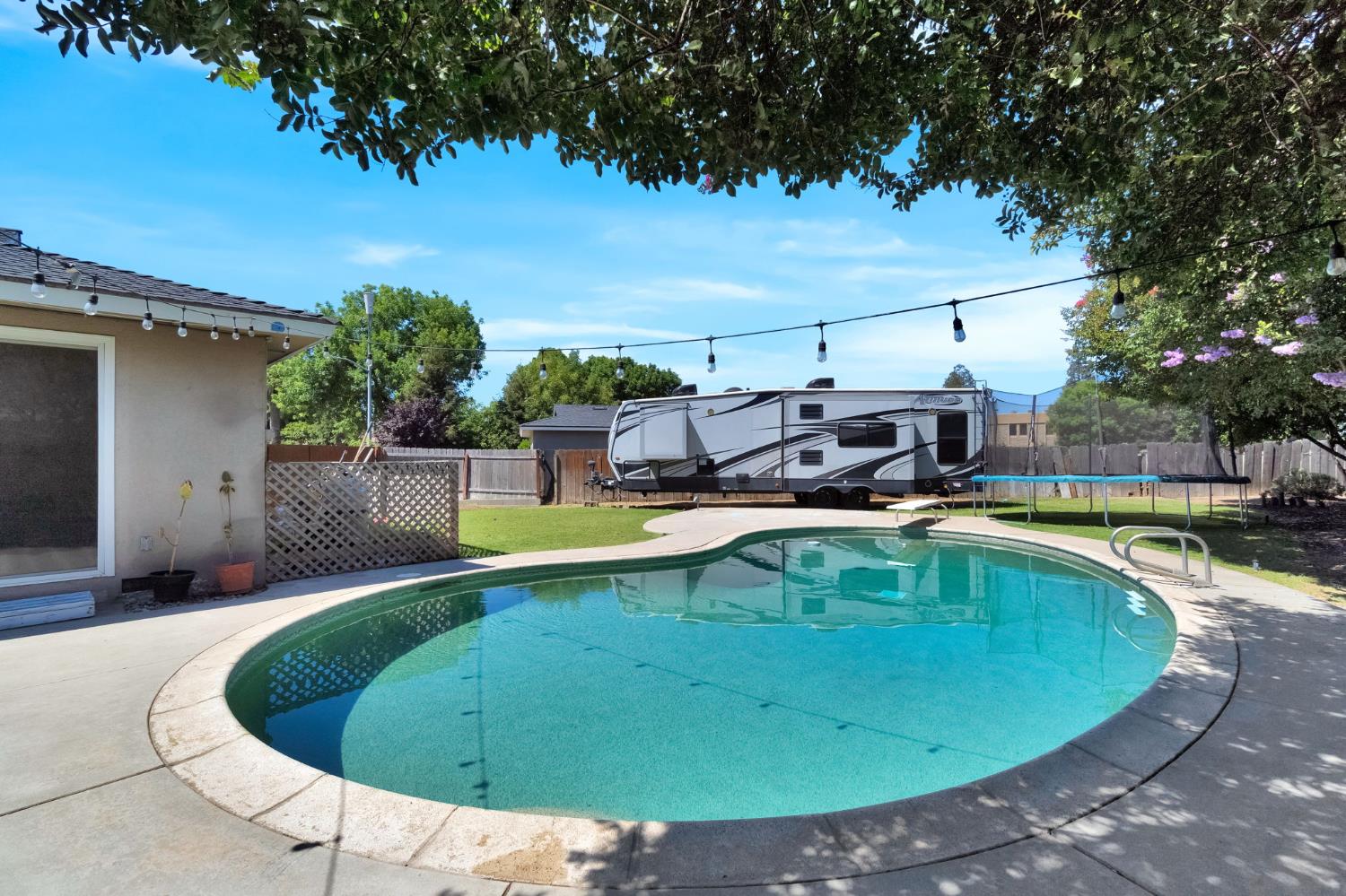 777 W Indianapolis Ave, Clovis, CA 93612