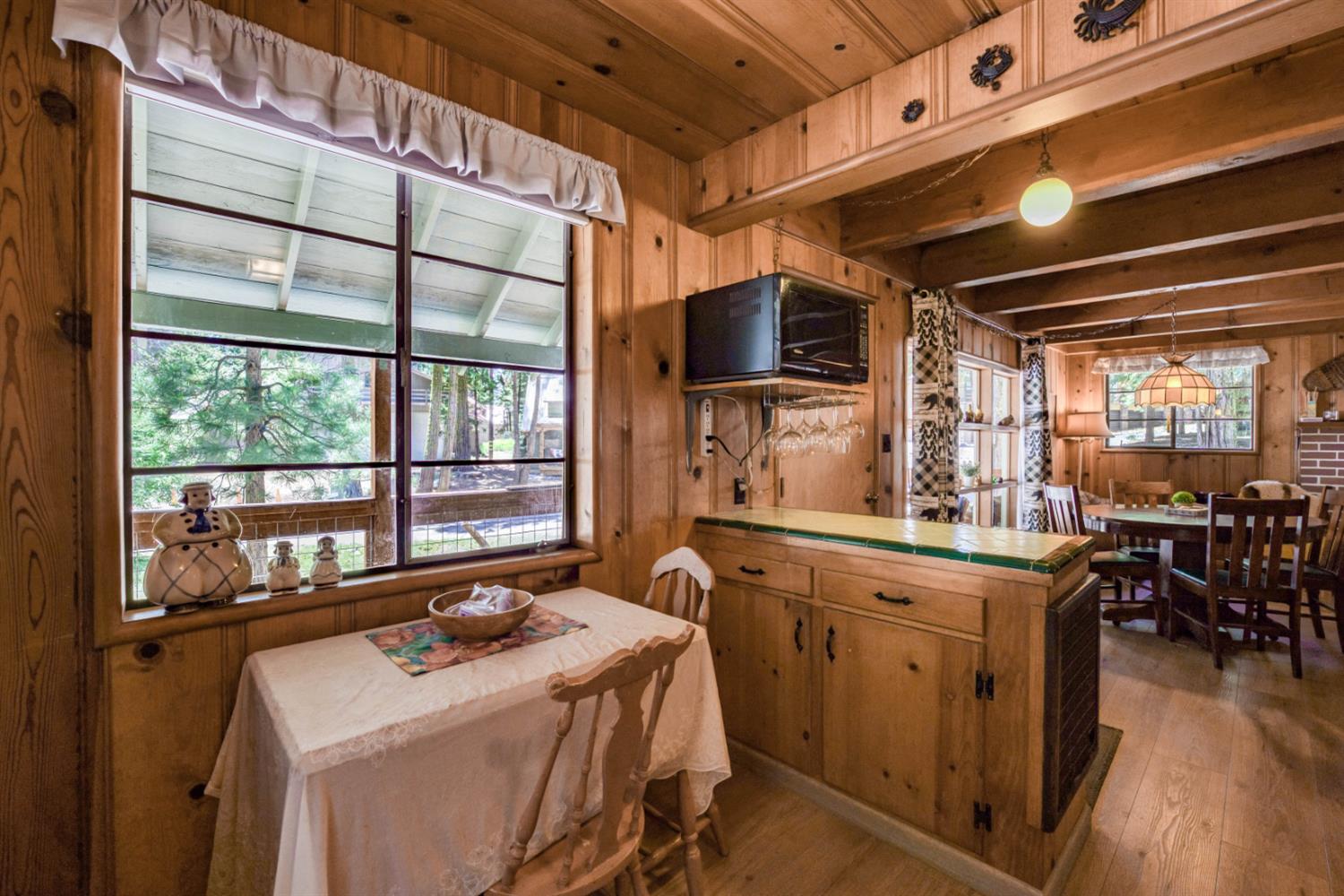 41760 Sparrow Rd, Shaver Lake, CA 93664
