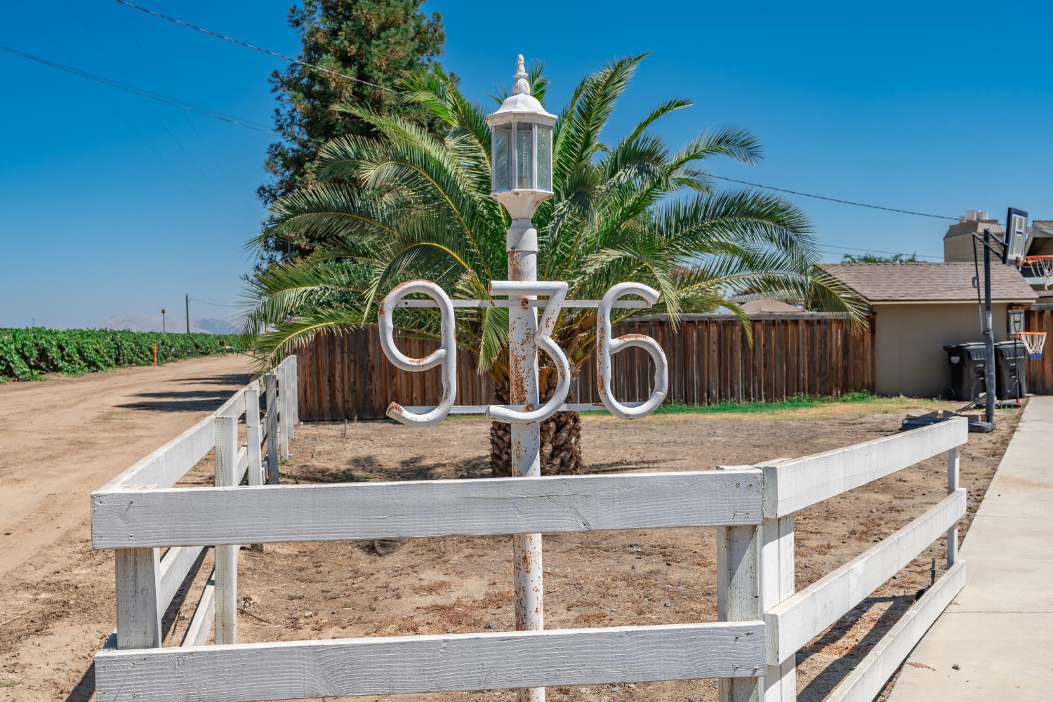 936 E Nebraska Ave, Dinuba, CA 93618