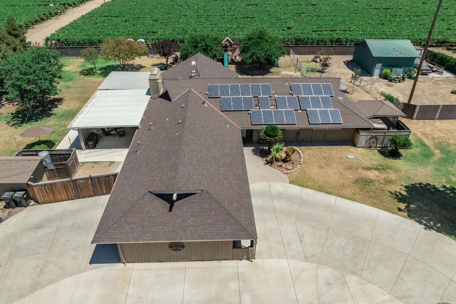936 E Nebraska Ave, Dinuba, CA 93618