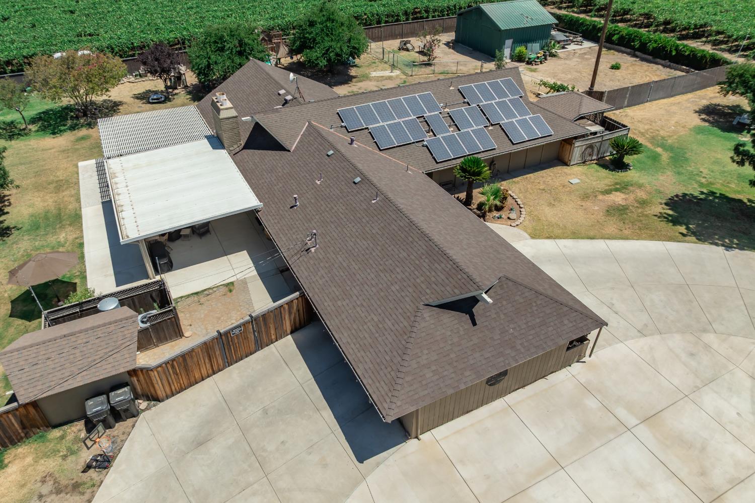936 E Nebraska Ave, Dinuba, CA 93618