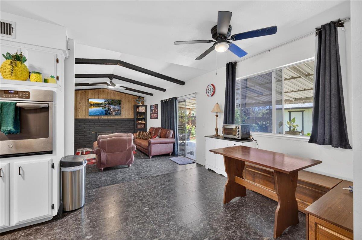 1726 Fairmont Ave, Clovis, CA 93611