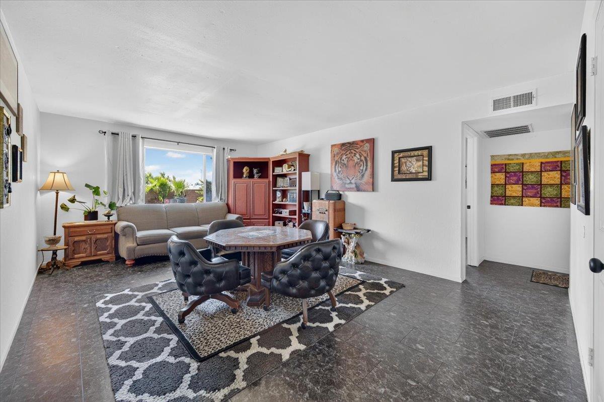 1726 Fairmont Ave, Clovis, CA 93611