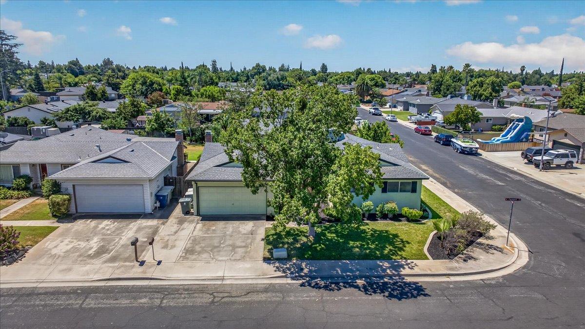 1726 Fairmont Ave, Clovis, CA 93611