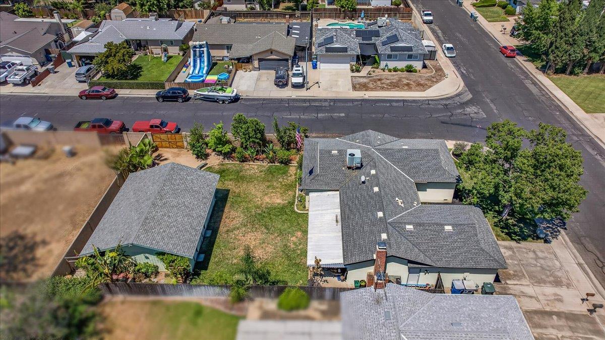 1726 Fairmont Ave, Clovis, CA 93611