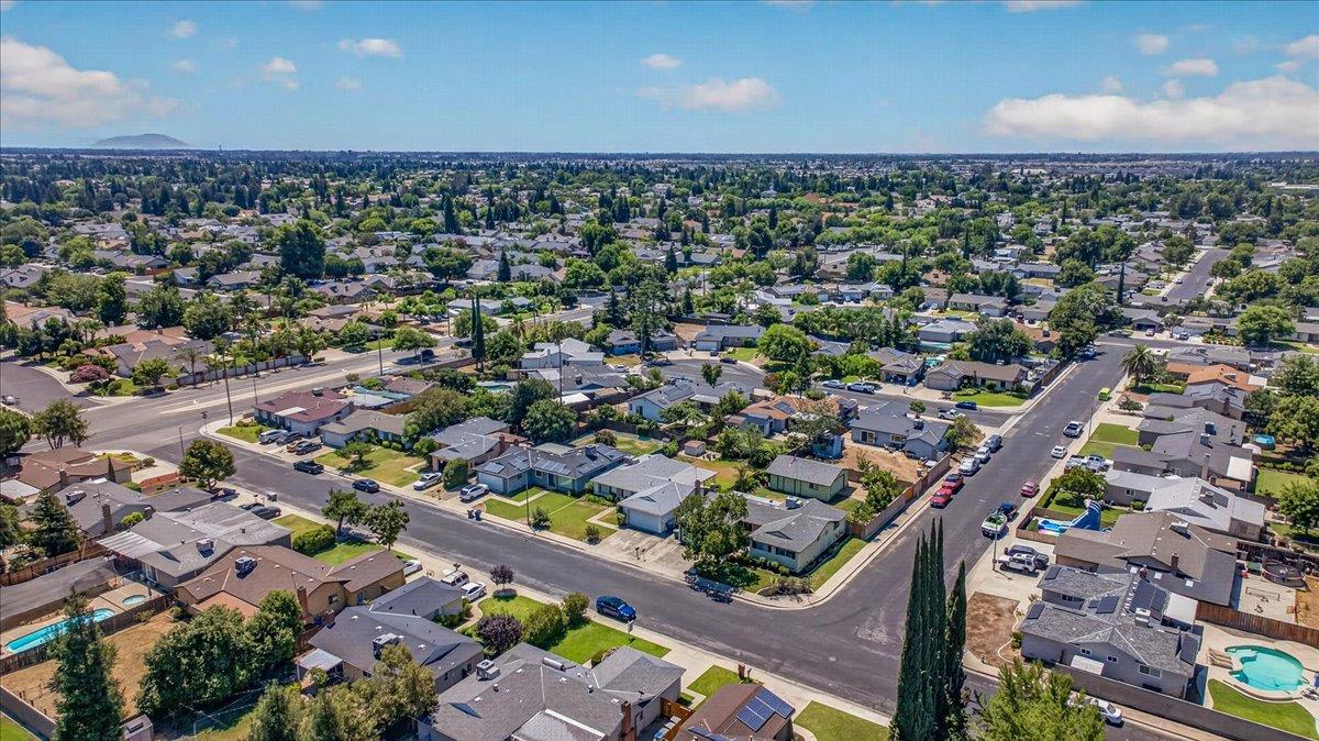 1726 Fairmont Ave, Clovis, CA 93611