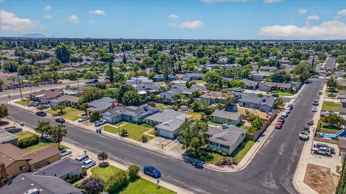 1726 Fairmont Ave, Clovis, CA 93611