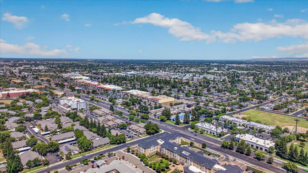 1726 Fairmont Ave, Clovis, CA 93611